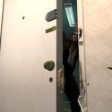 Niko kicks a locked door open. | Views: 2945